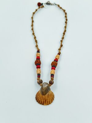 שרשרת מאלה מקרמה בעבודת צדף