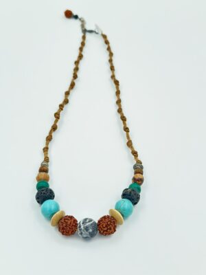 שרשרת מאלה מקרמה בעבודת יד