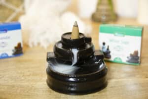 מתקן/מעמד לקטורת קונוס מפל עשן-BACKFLOW עגול